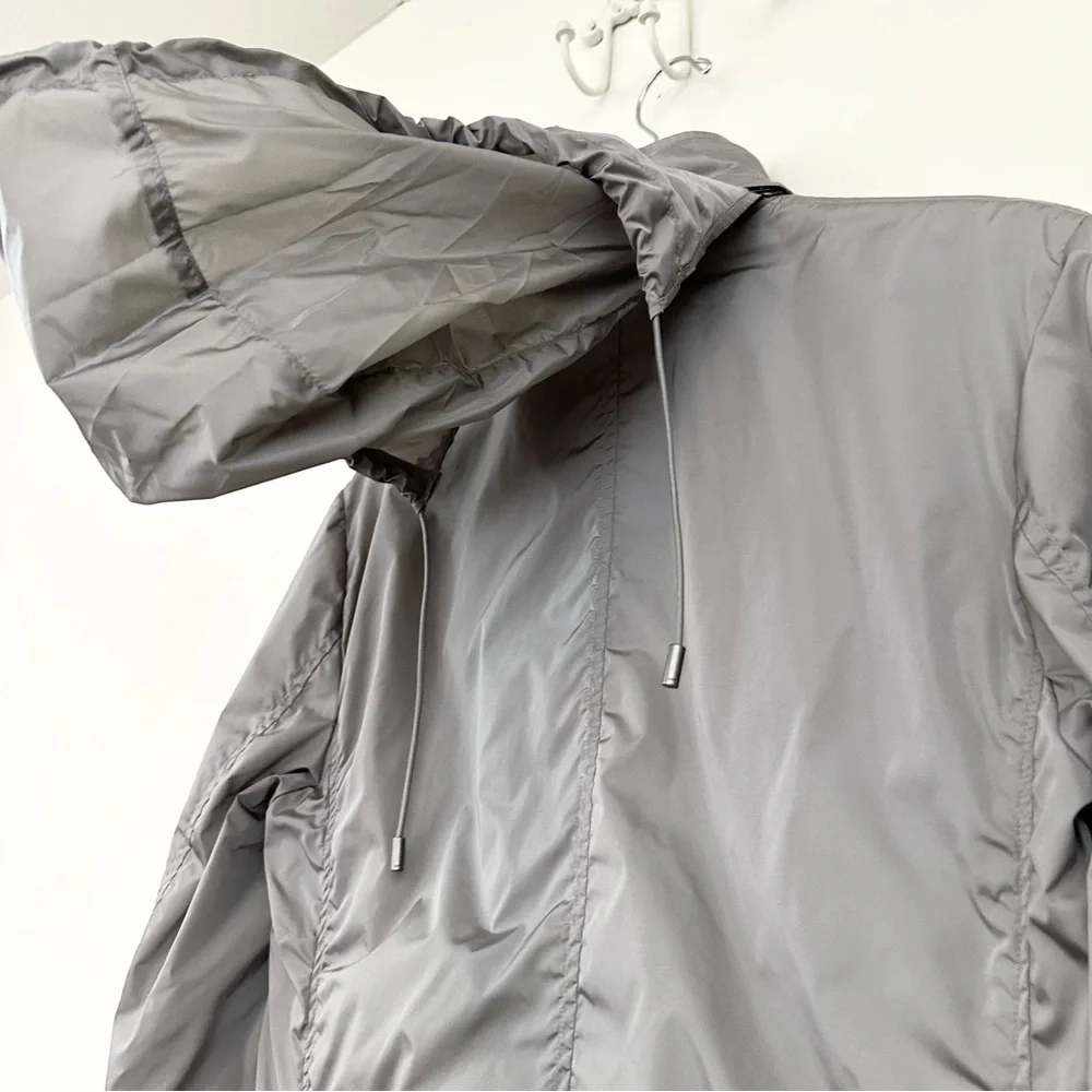 Gucci men’s Nylon Windbreaker Jacket Silver Gray